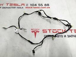 1053086-00-F Tesla Modell X Verkabelung der vorderen linken / rechten Türleuchte 1053086-0