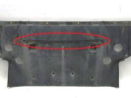 6008189-00-F z Beschädigter vorderer Unterbodenschutz Tesla Modell S 6008189-00-F