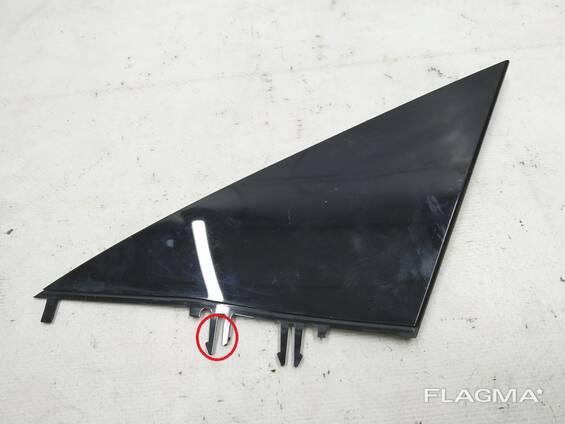 Beschädigte Spiegelkappe links (Dreieck) Tesla Modell 3 1130655-00-D