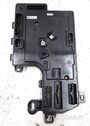 Body Controller linke Seite Tesla Modell 3 1078673-32-L