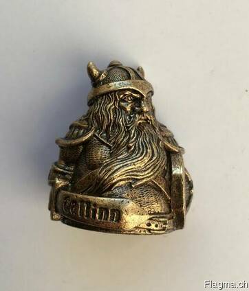 Bronze souvenirs. Statuettes, thimbles, trinkets, keychains.