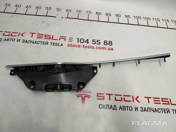 Türverkleidung vorne rechts Aluminiumleiste Tesla model S, model S REST 1051388-00-A