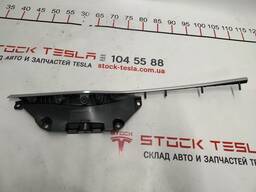 Türverkleidung vorne rechts Aluminiumleiste Tesla model S, model S REST 1051388-00-A